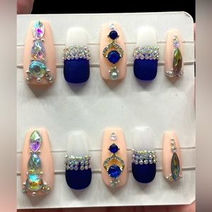 Medium coffin gel nails.